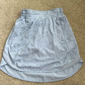Lululemon Hotty Hot Skort Size 2 light Blue and grey